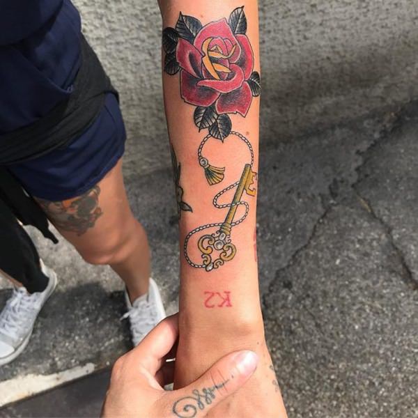 Large Roses Tattoo | Realistic Temporary Tattoos – TattooIcon