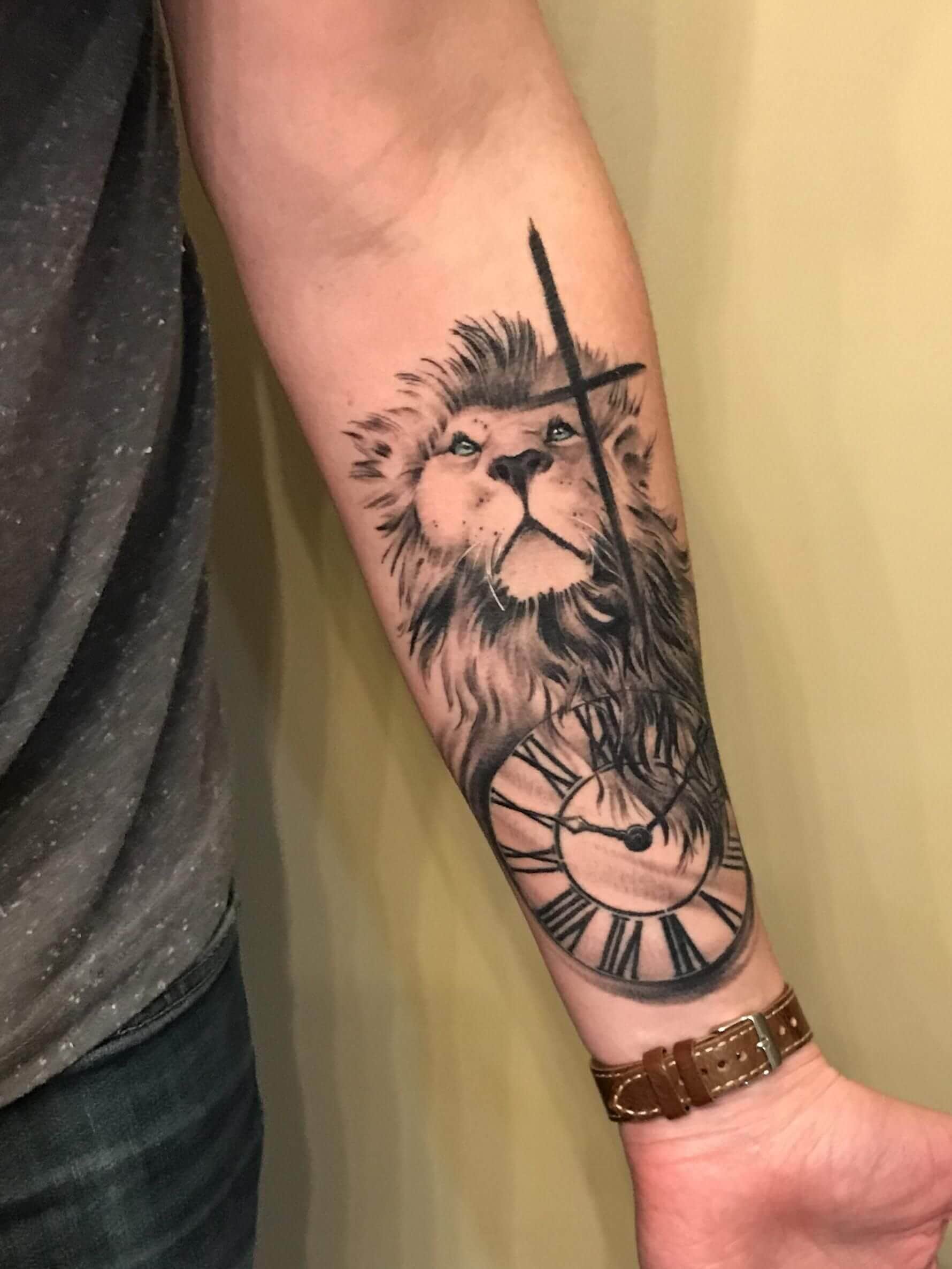 Lion king Done using @cheyenne_tattooequipment @worldfamousink @bheppo  @world.tattoo.events #worldfamousfamily #worldfamoustattooink… | Instagram