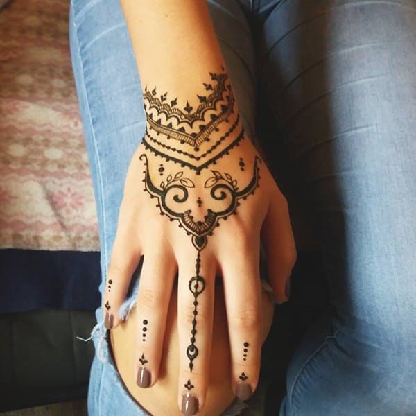 Henna Tattoos Everything You Need to Know [+100 Great
