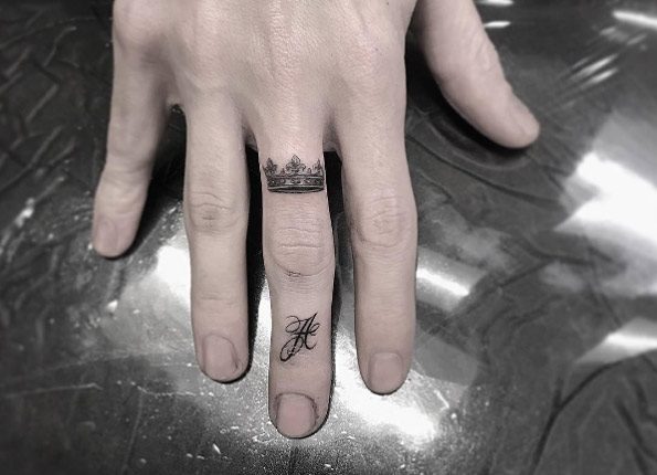 155+ Crown Tattoo Ideas That Are Royally Elegant