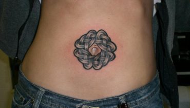 45 Adorable and Eye-Catching Belly Button Tattoo Ideas