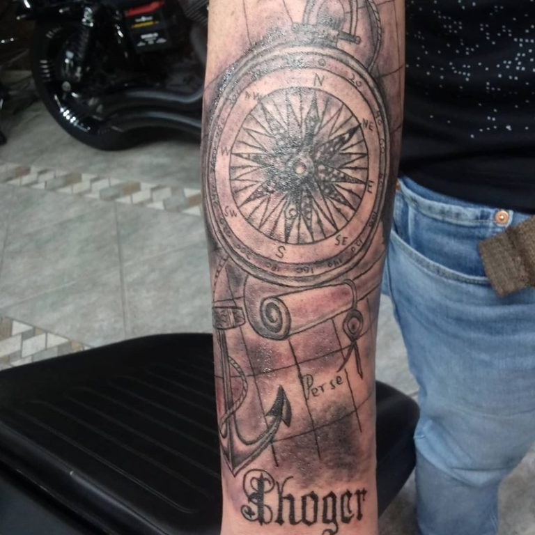 125 Scroll Tattoo Ideas That Are Eye-Catching - Wild Tattoo Art