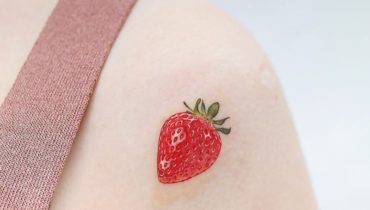 125 Amazing Strawberry Tattoos Ideas you should know